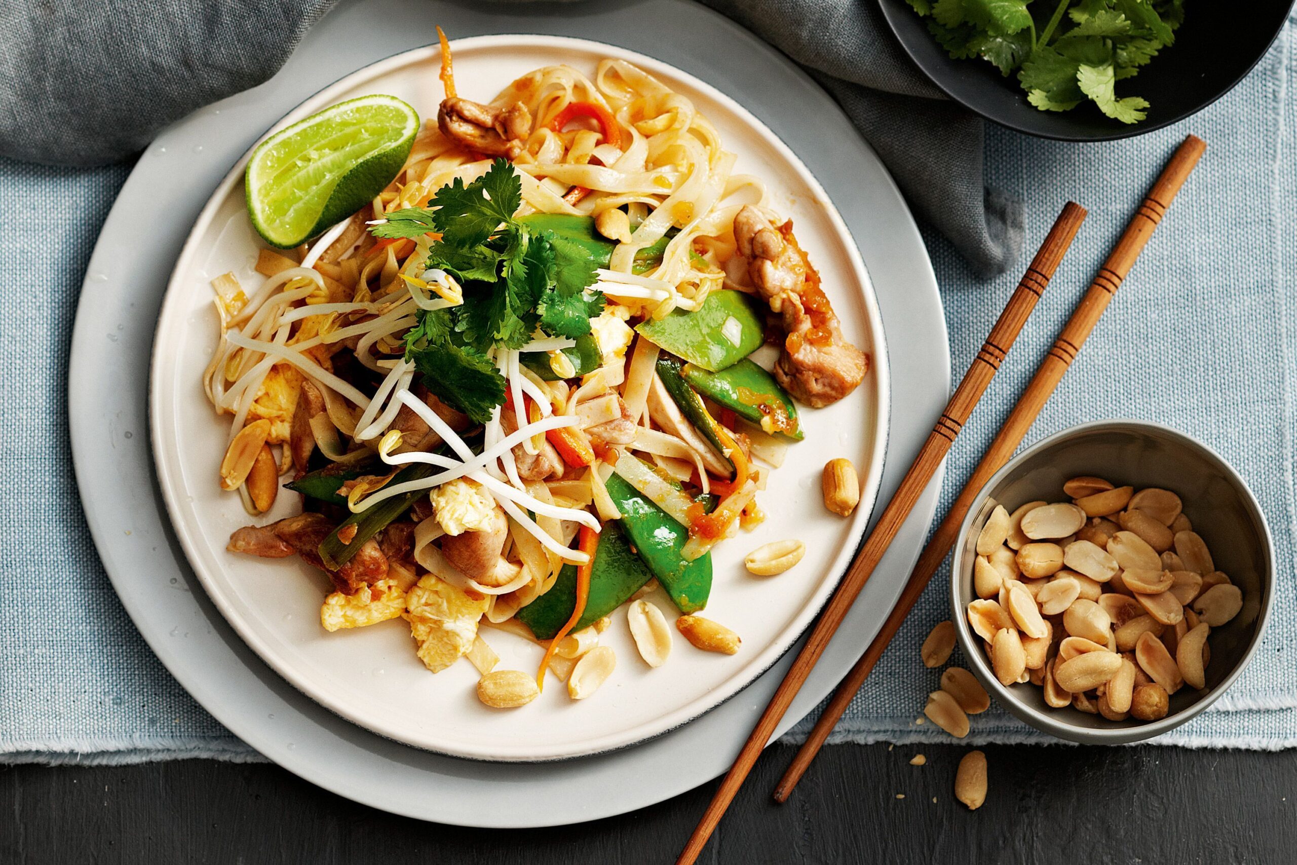 Cook Your Own Delicious Chicken Pad Thai
